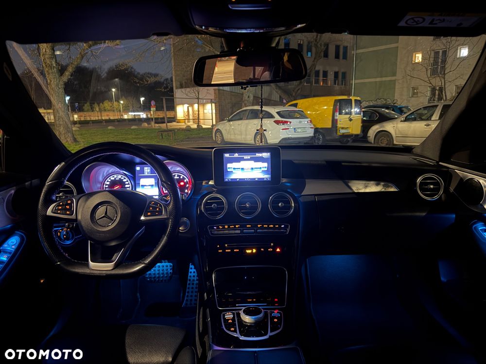 Mercedes-Benz Klasa C 200 4-Matic 9G-TRONIC - 24
