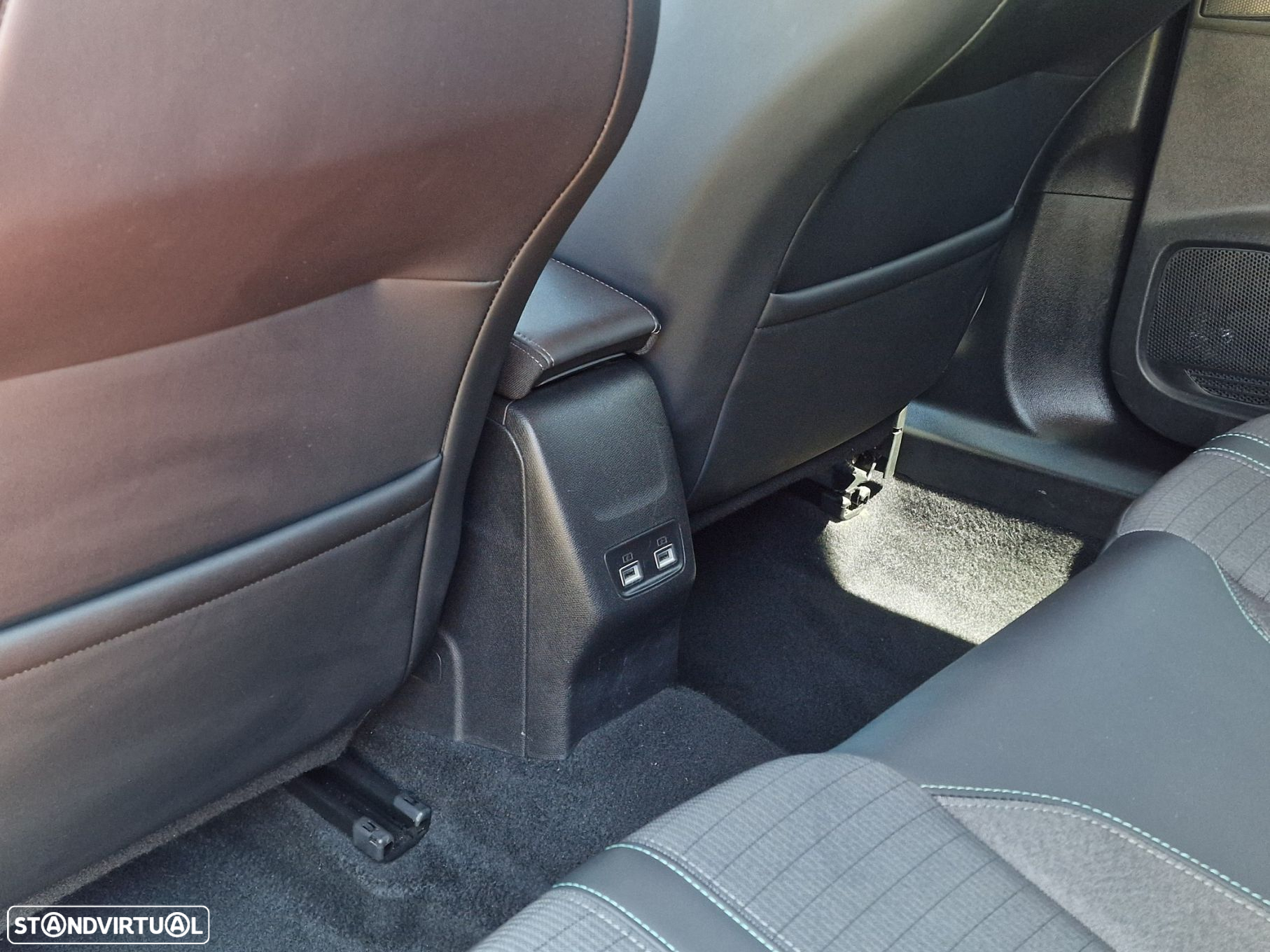 Peugeot 2008 1.5 BlueHDi Allure EAT8 - 13
