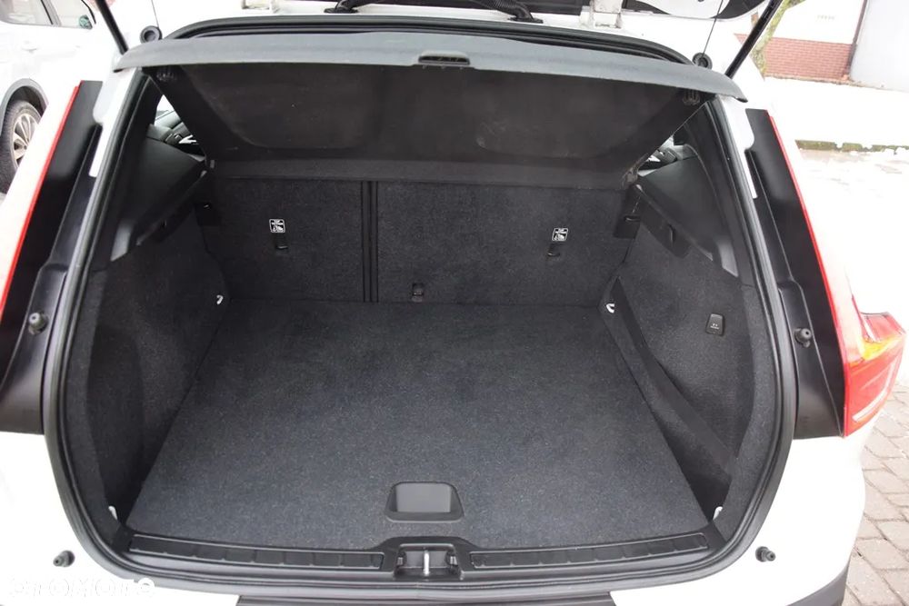 Volvo XC 40 T2 Essential - 24