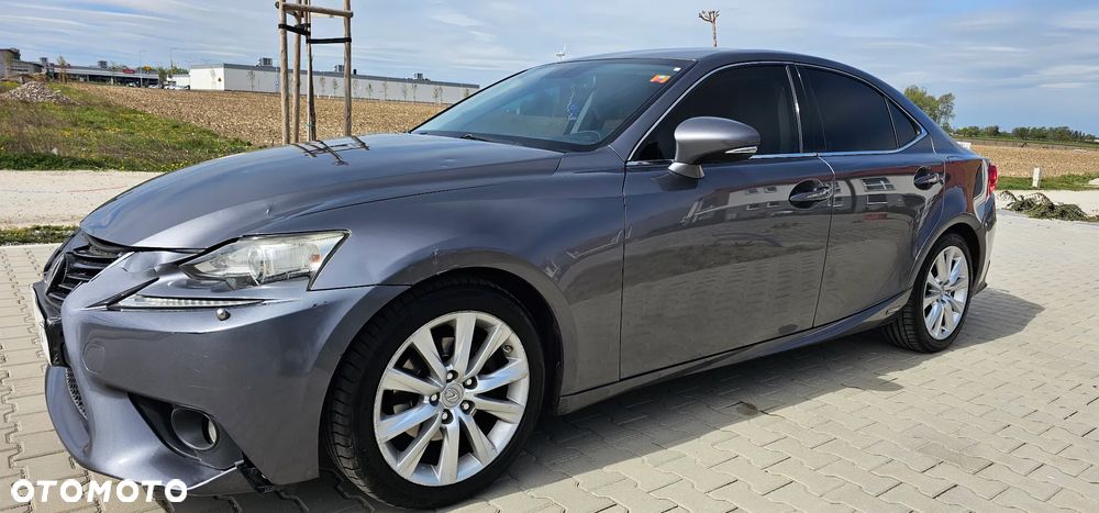 Lexus IS 300h Elegance - 11