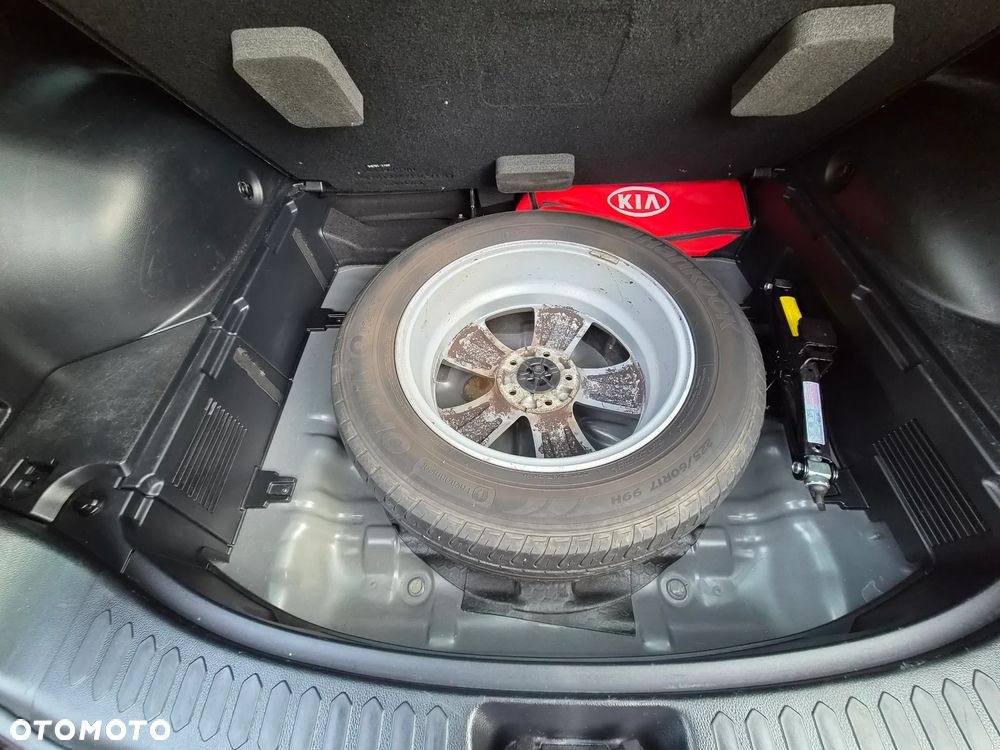 Kia Sportage 2.0 L - 34