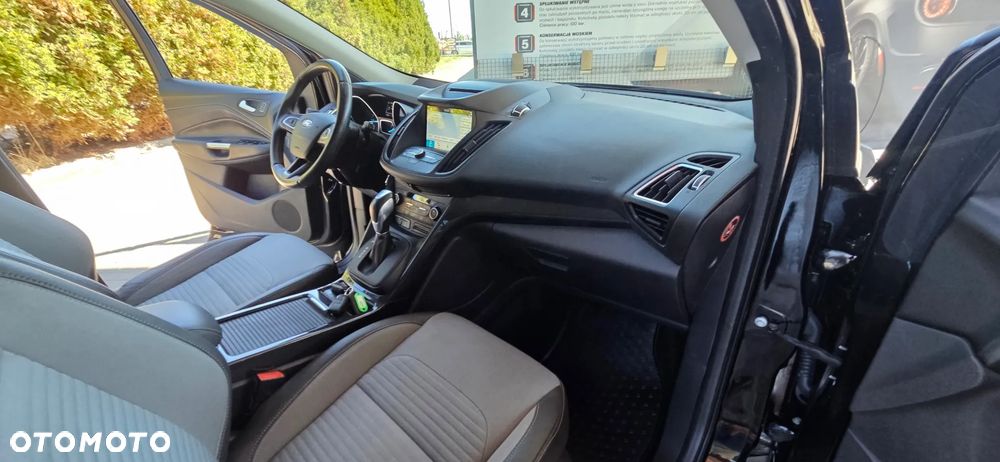 Ford Kuga 2.0 TDCi 4x4 Titanium - 36