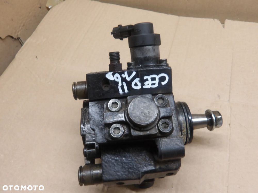 KIA CEED SW II 12-18r. 1.6 CRDI POMPA WTRYSKOWA 33100-2A420 - 2