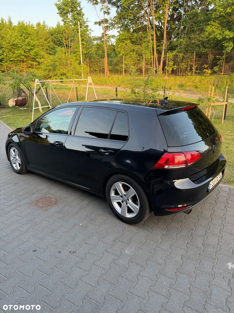 Volkswagen Golf - 6