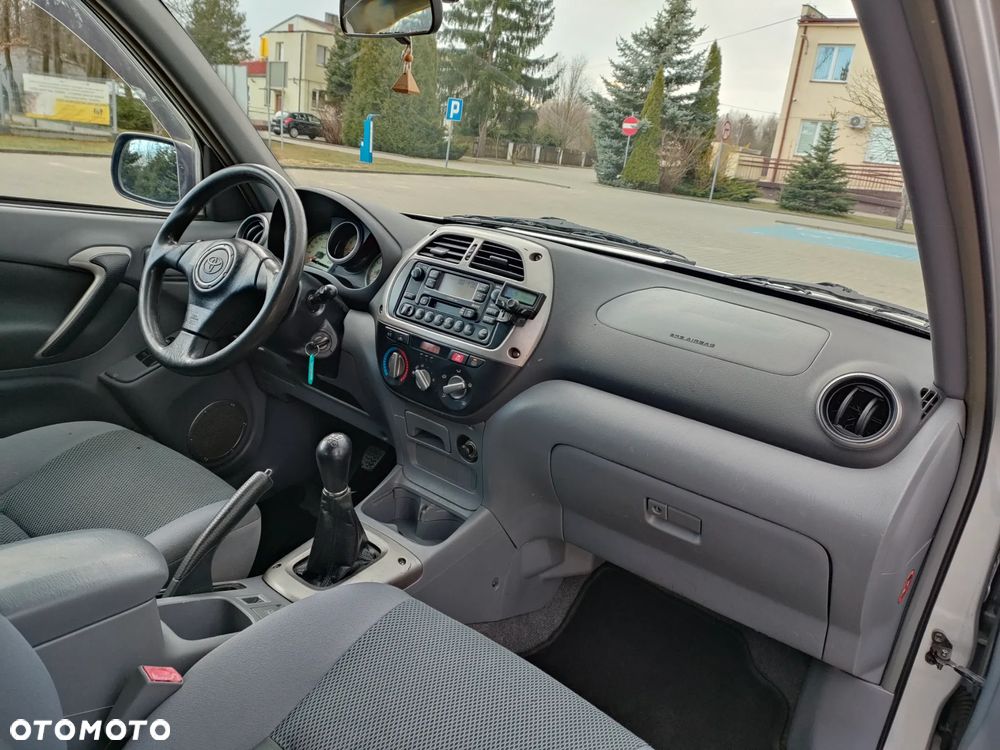 Toyota RAV4 4x4 Edition - 14