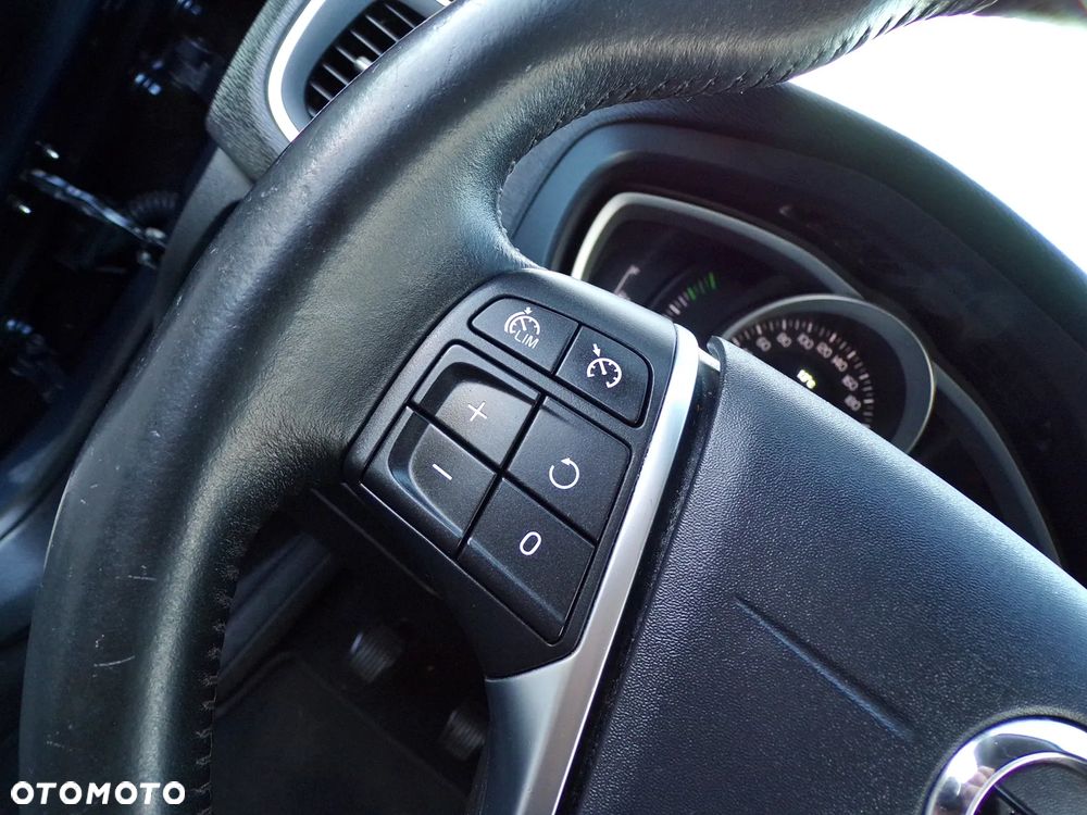 Volvo V40 D2 Momentum - 20
