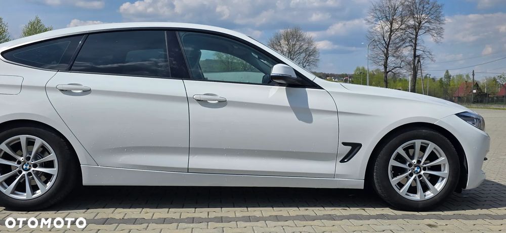 BMW 3GT 320i GPF - 10