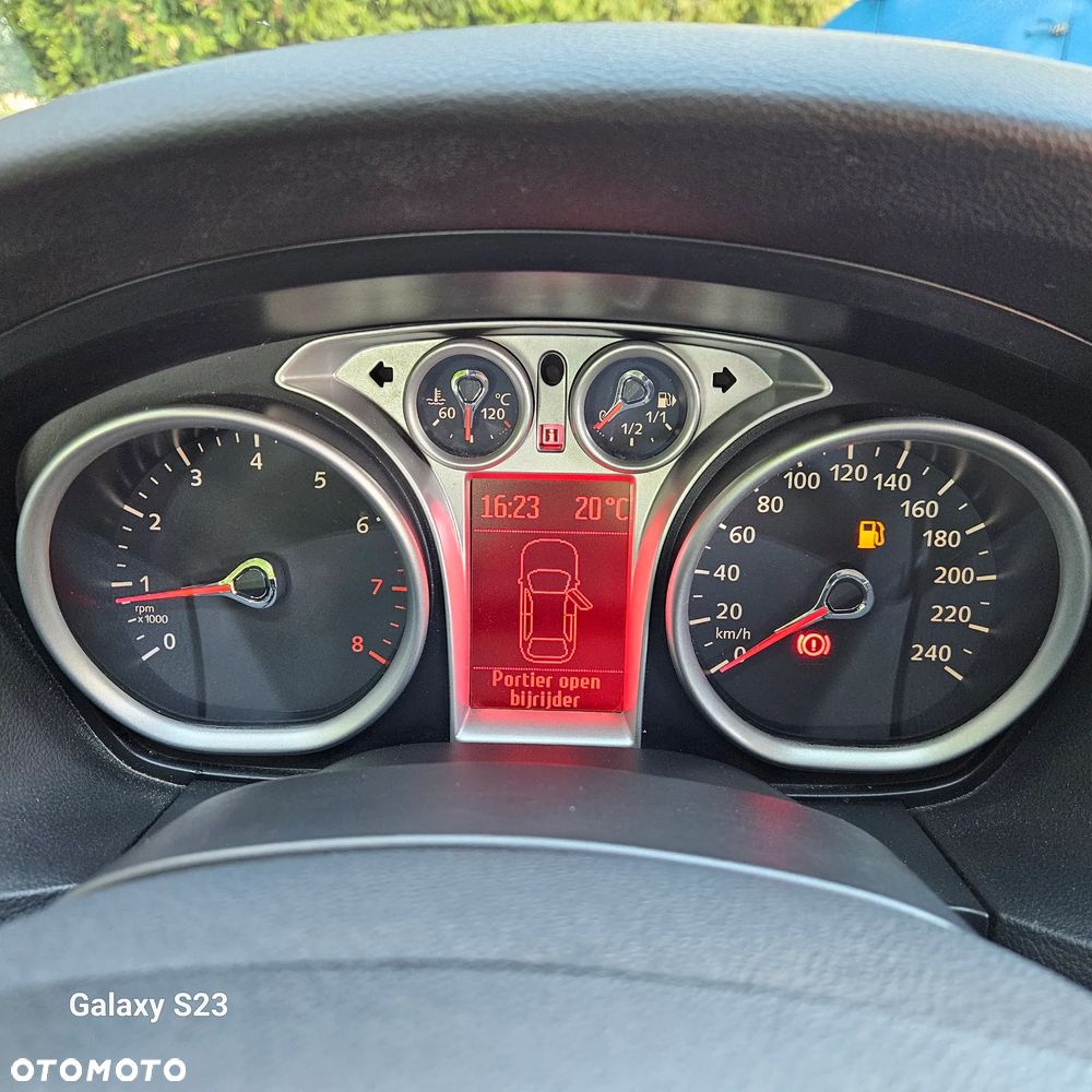 Ford Focus 1.8 Sport - 31