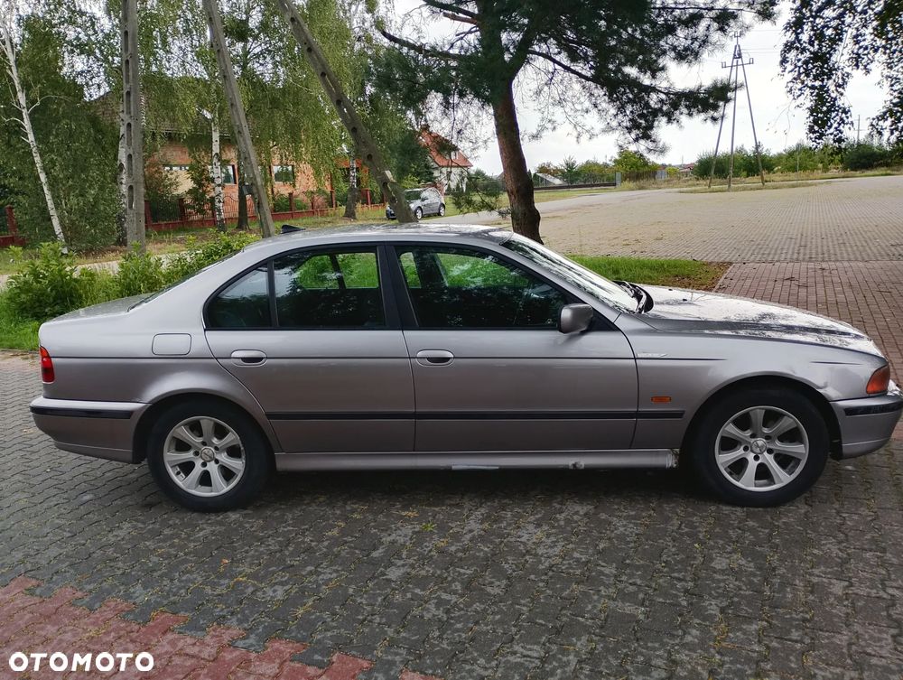 BMW Seria 5 2000 photo 4