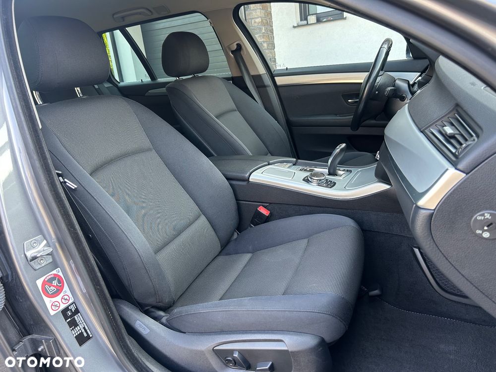 BMW Seria 5 520d xDrive - 6
