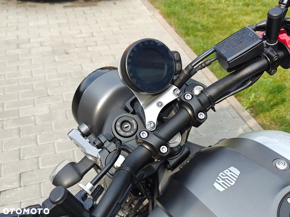 Yamaha XSR - 12