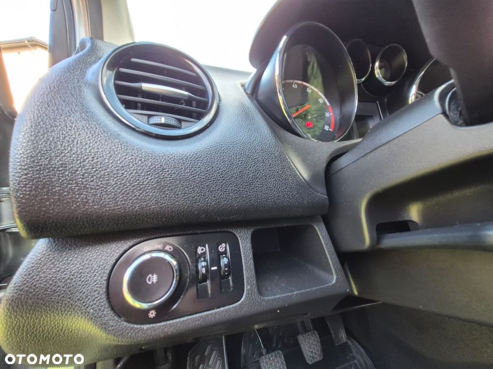 Opel Meriva - 31