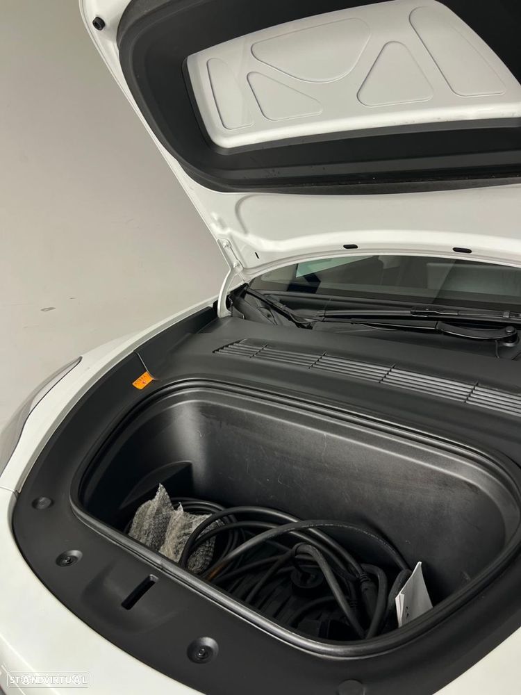 Tesla Model Y Long Range Dual Motor AWD - 10
