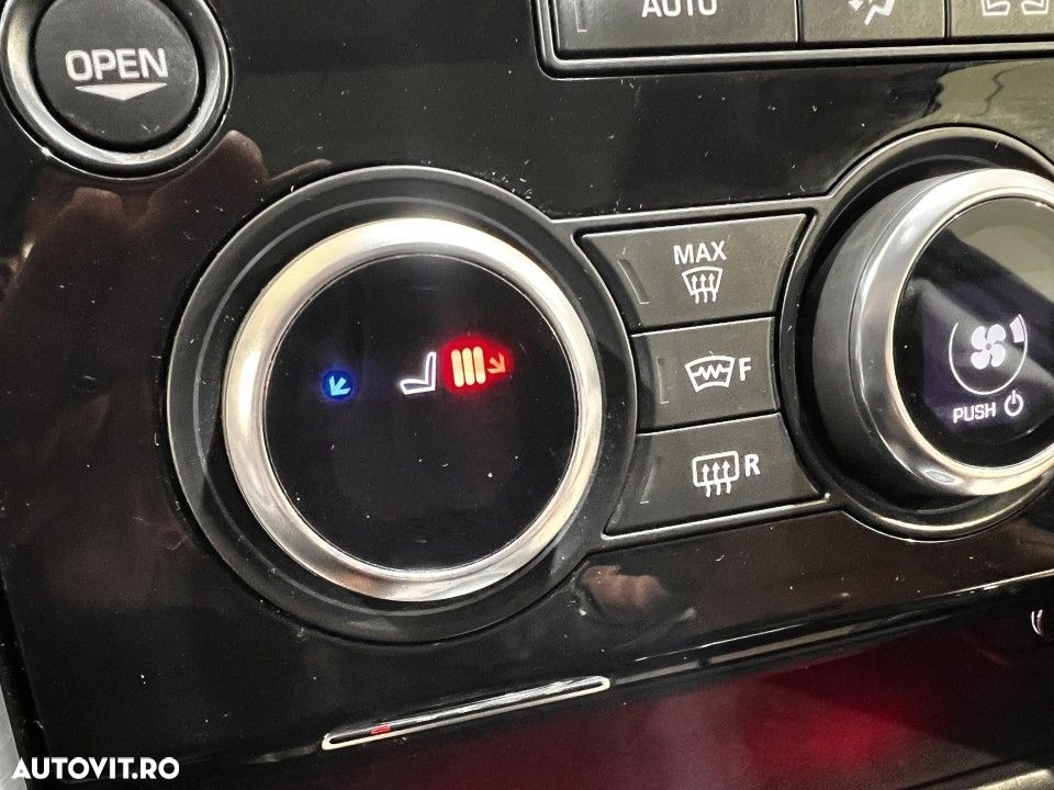 Land Rover Discovery 2.0 L SD4 HSE Luxury - 29