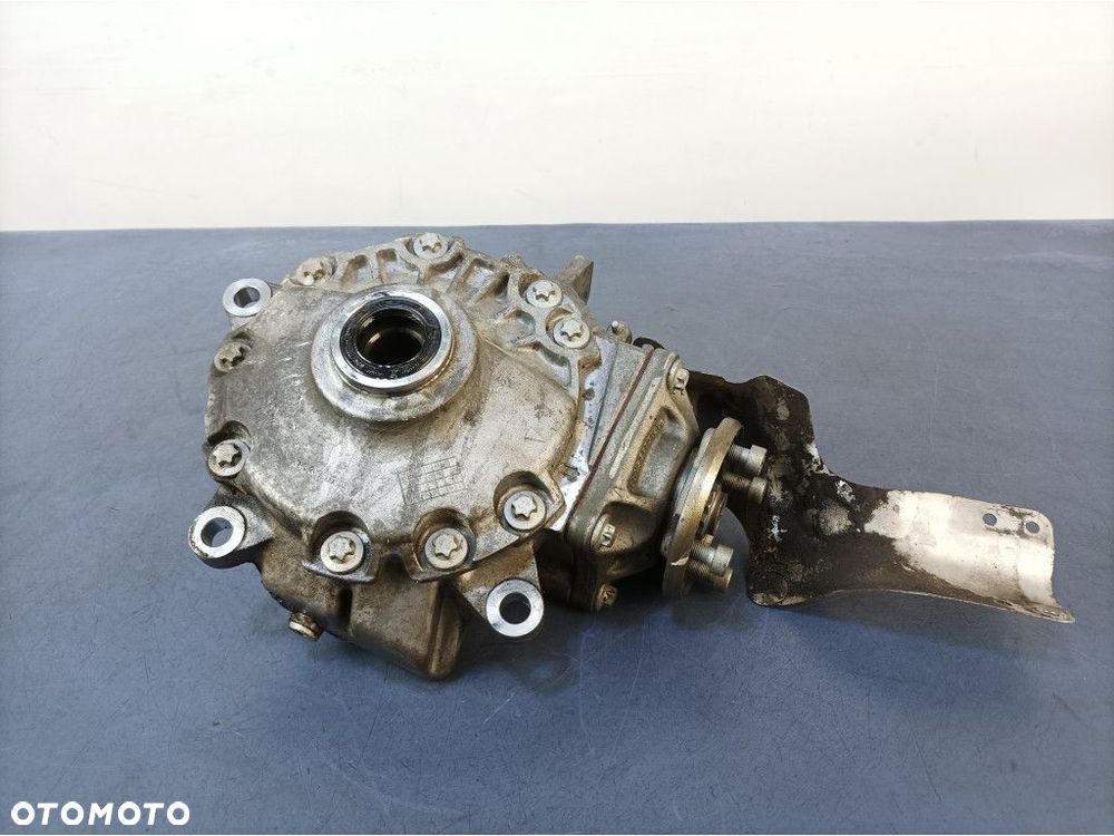 MERCEDES C43 W205 3.0 AMG MOST PRZEDNI A2053310100 - 3