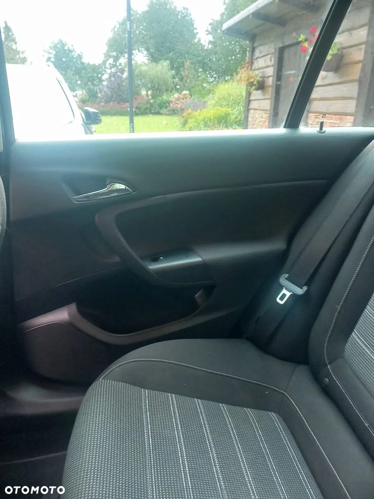 Opel Insignia - 19