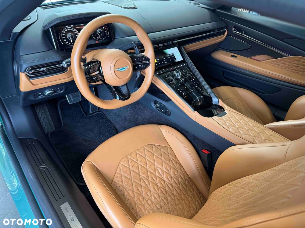 Aston Martin DB12 - 16