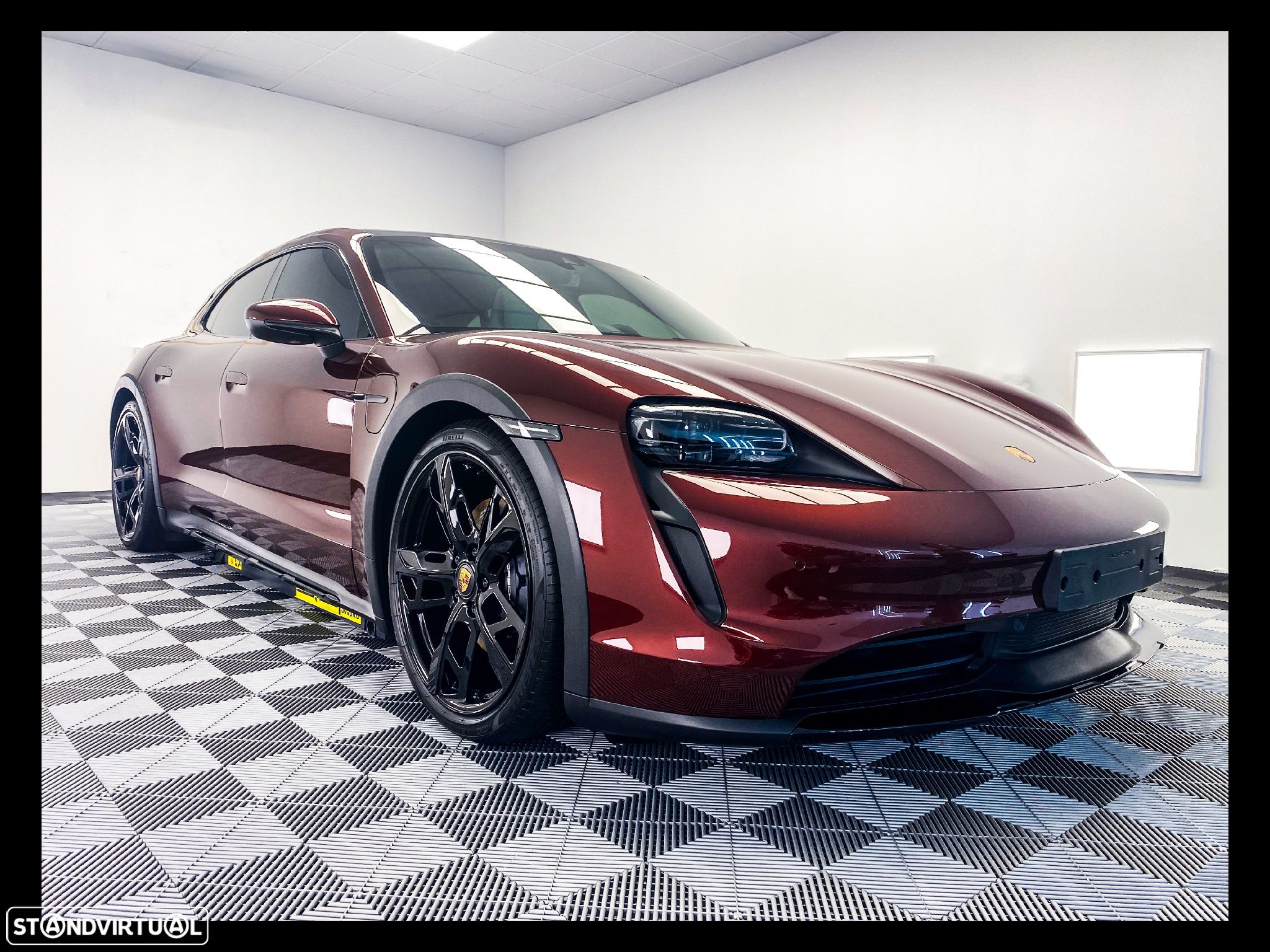 Porsche Taycan Cross Turismo 4 - 1