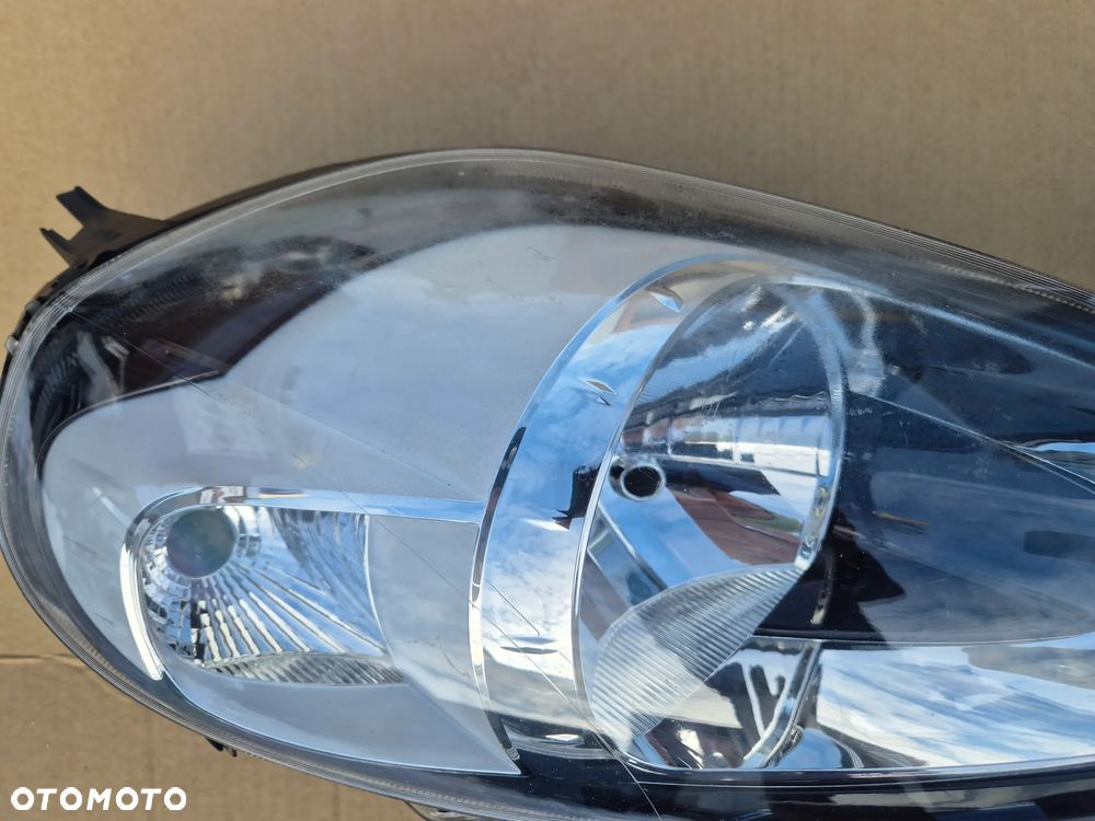 Fiat Punto EVO komplet reflektorów.Valeo.EU - 6