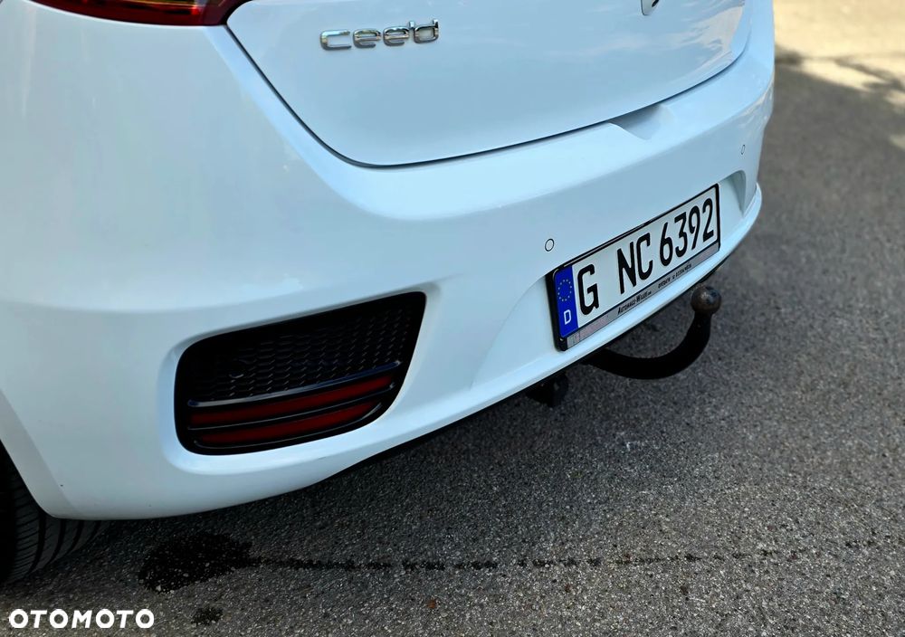 Kia Ceed 1.6 CRDi 136 ISG Dream Team Edition - 14