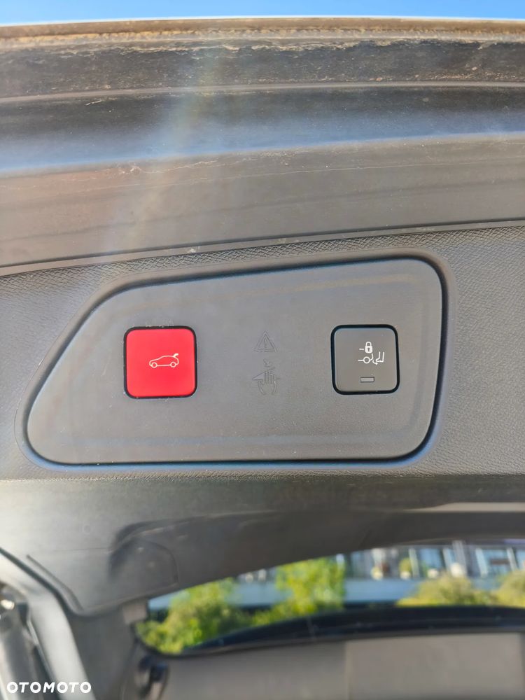 Peugeot 3008 1.2 PureTech Active S&S EAT6 - 18