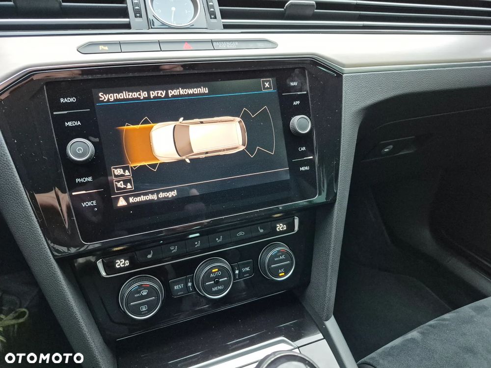 Volkswagen Passat 2.0 TDI (BlueMotion Technology) Highline - 17