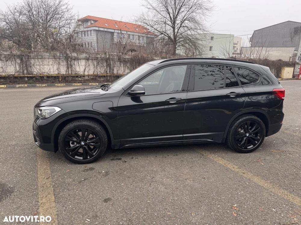 BMW X1 xDrive25e Sport Line - 2
