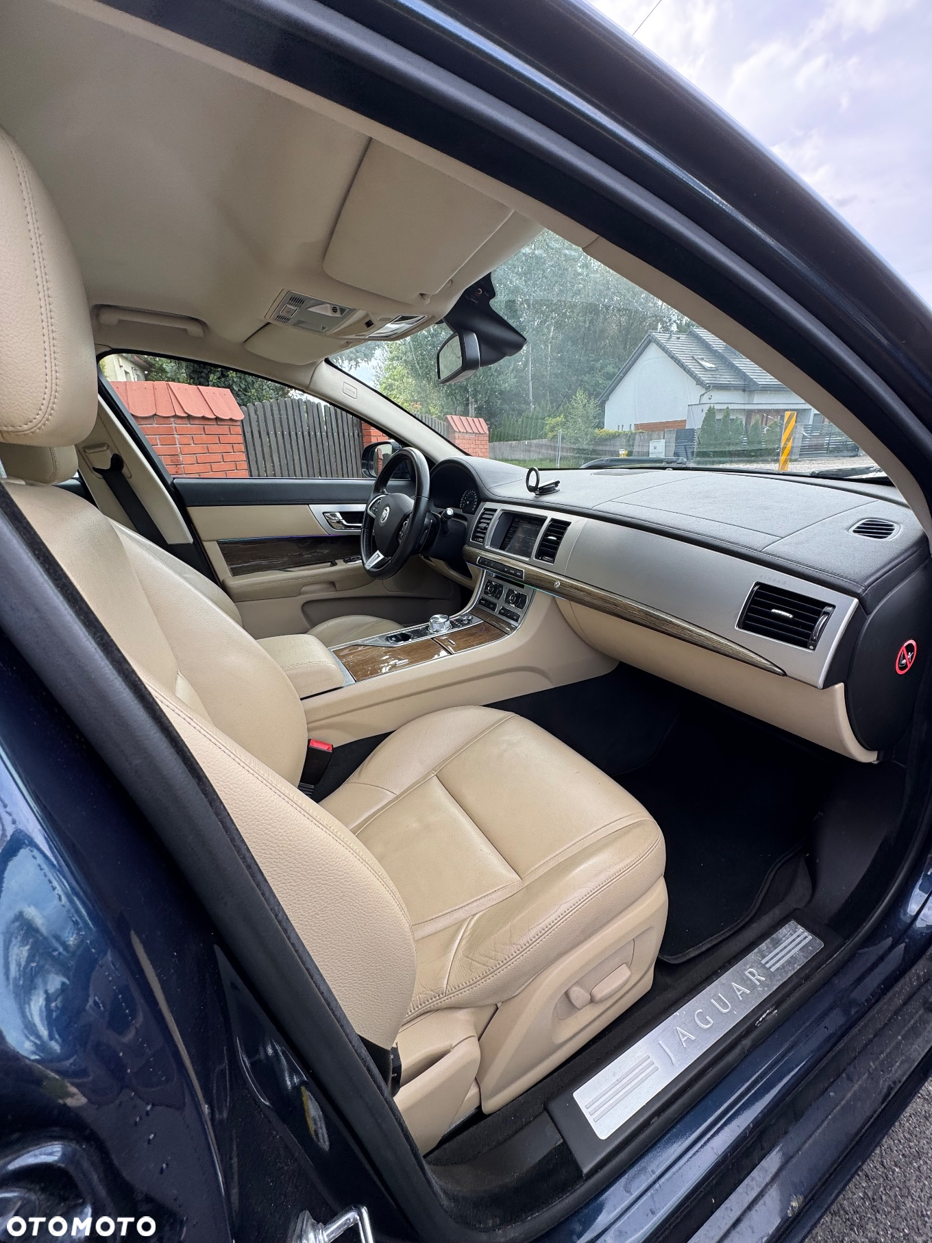 Jaguar XF 2.2 D Premium Luxury - 17