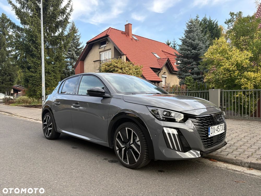 Peugeot 208 - 1