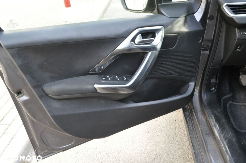 Peugeot 2008 - 13
