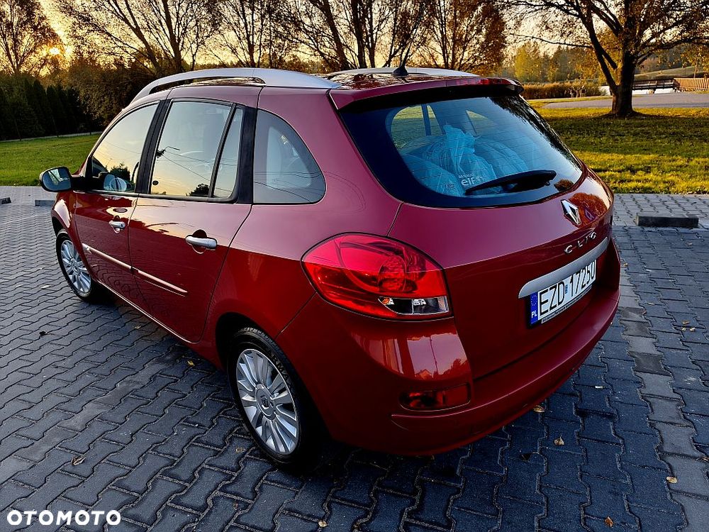Renault Clio 2010 photo 4