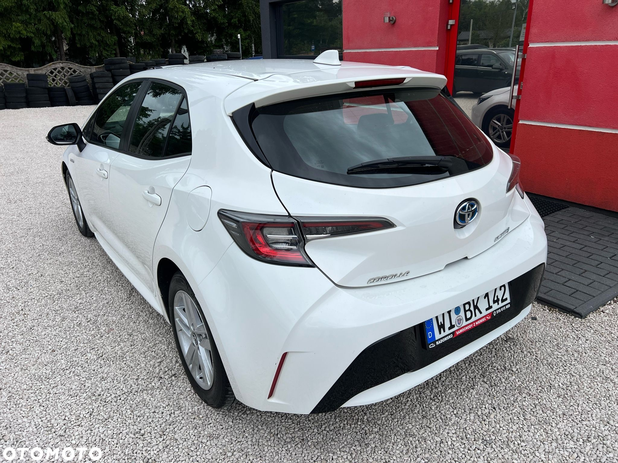 Toyota Corolla 1.8 Hybrid Business Edition - 4