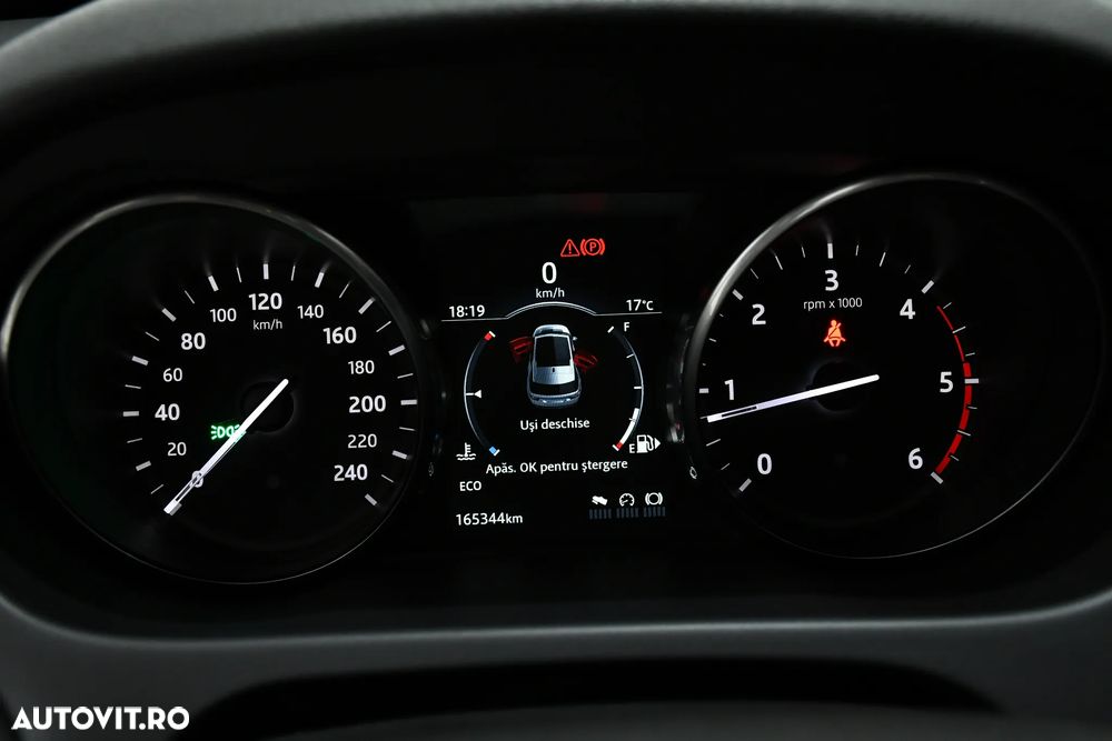 Land Rover Discovery Sport - 24