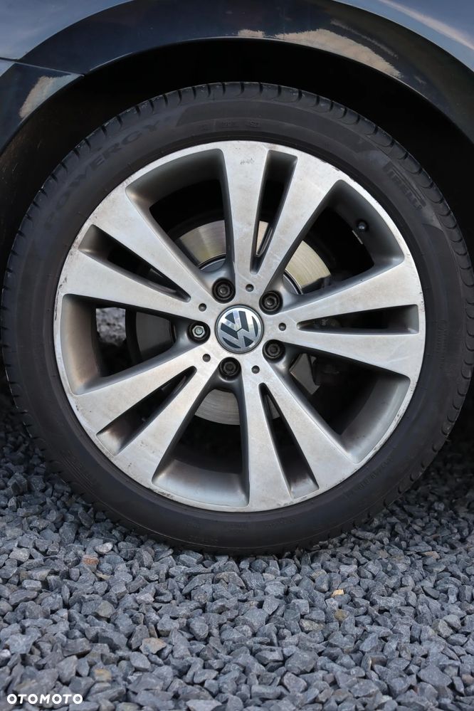 Volkswagen Passat - 22