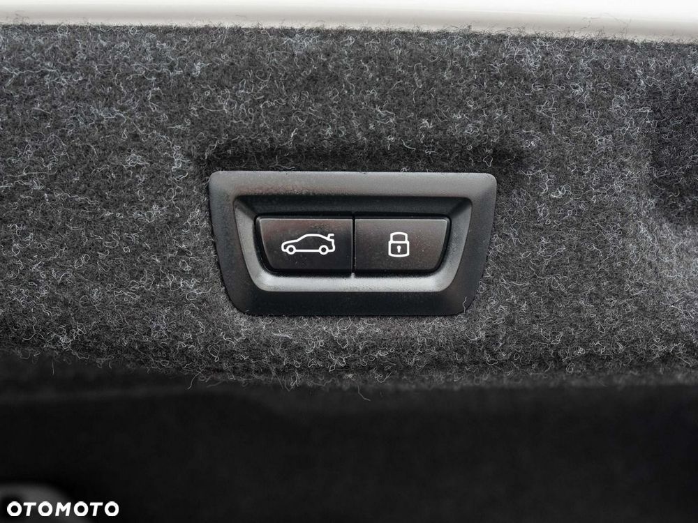 BMW Seria 5 520d mHEV M Sport - 30