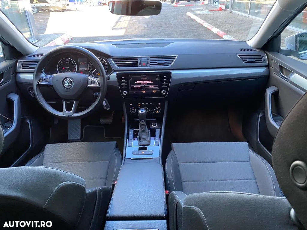 Skoda Superb 2.0 TDI DSG Ambition - 2
