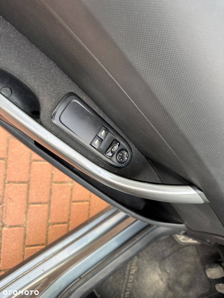 Peugeot 308 1.4 Trendy - 21