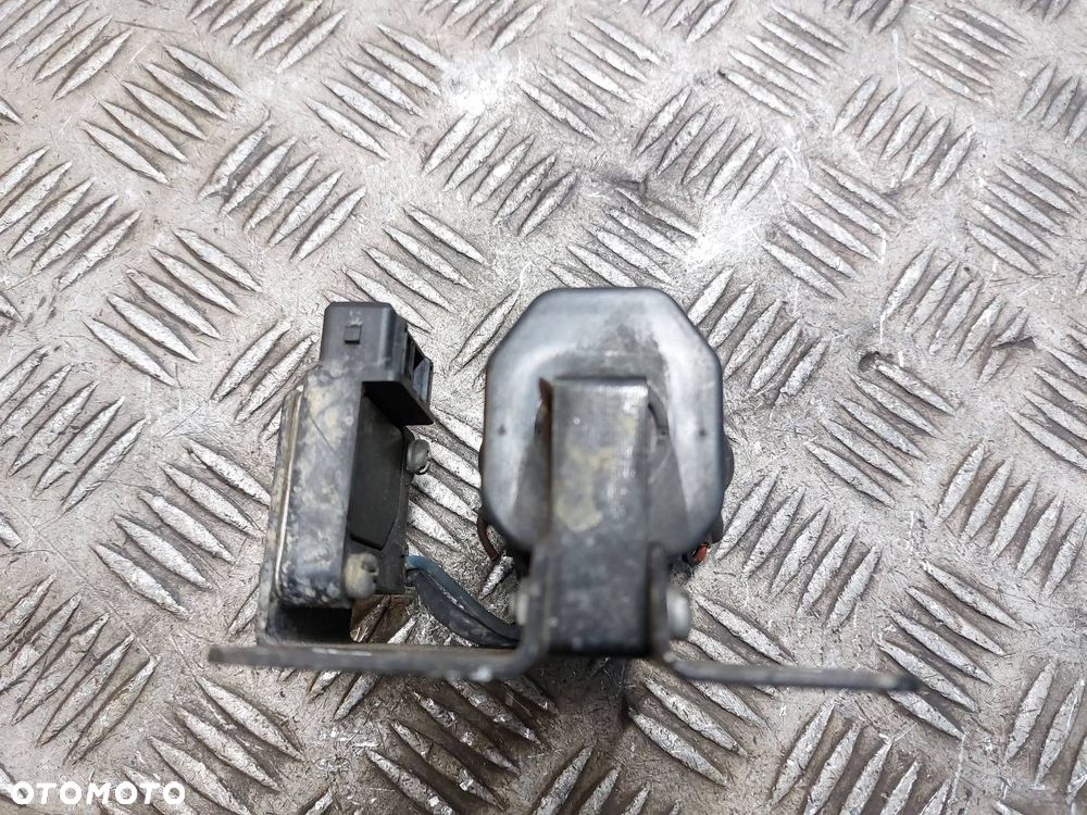 CEWKA ZAPŁONOWA AUDI 80 B4 2.0 8V 8A0905105 - 3