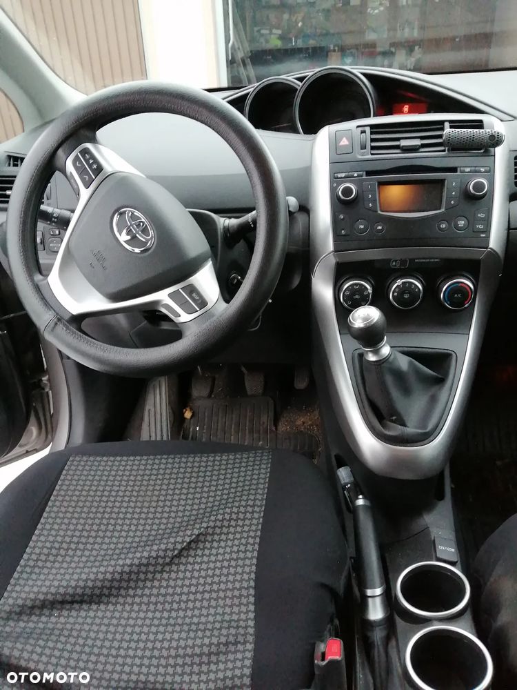 Toyota Verso 1.6 Active - 3