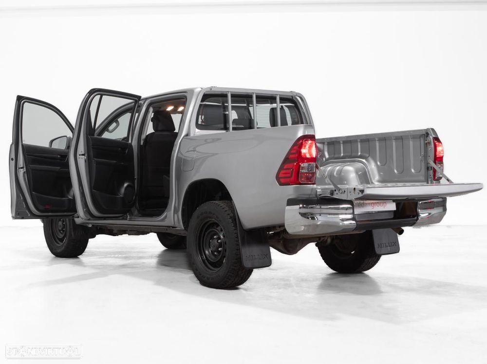 Toyota Hilux 2.4 D-4D 4WD CD 5Lugares c/iva - 5