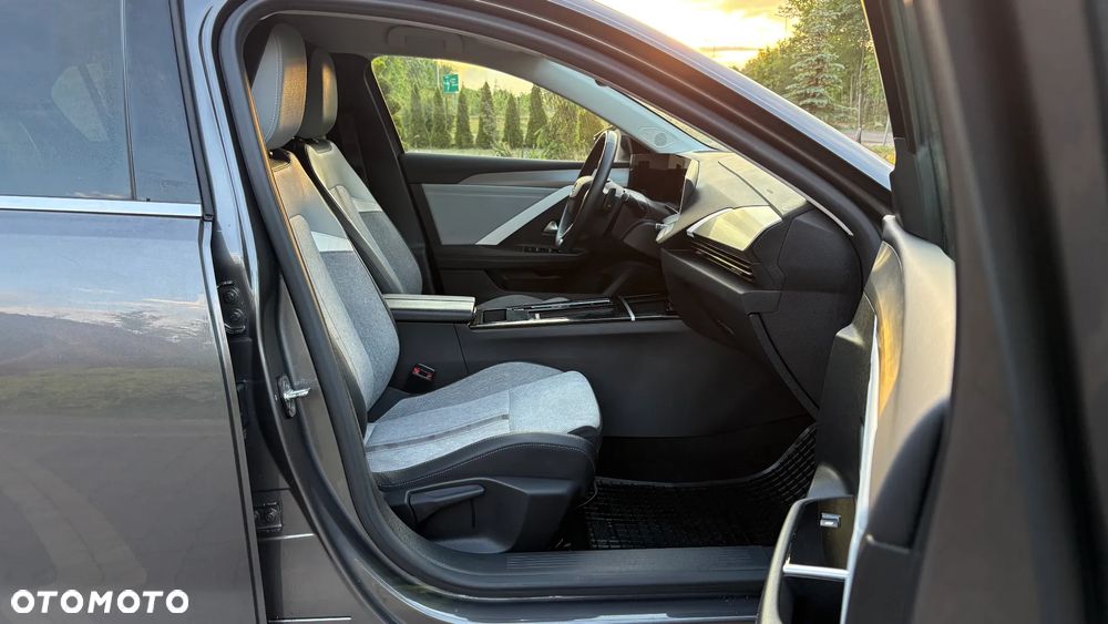 Opel Astra 1.2 T Elegance S&S - 33