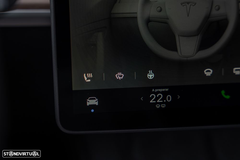 Tesla Model Y Long Range Dual Motor AWD - 27