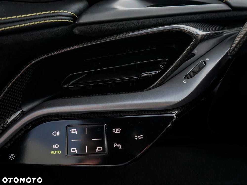 Ferrari SF90 Stradale - 24