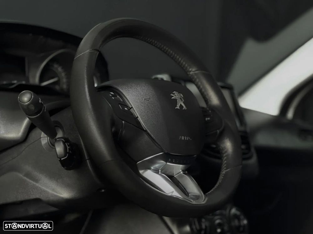 Peugeot 208 - 6
