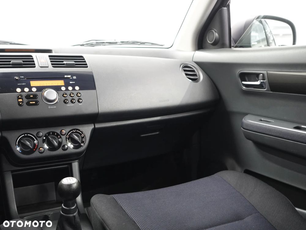 Suzuki Swift 1.3 4x4 Snow - 33