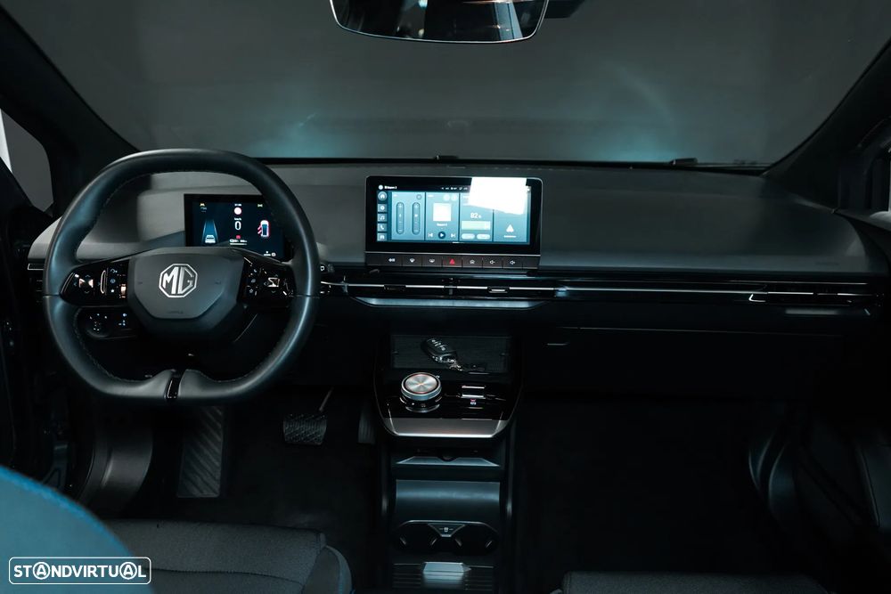 MG MG4 64 kWh Luxury - 23