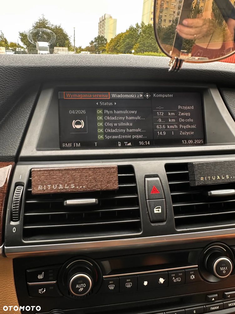 BMW X5 xDrive48i - 16