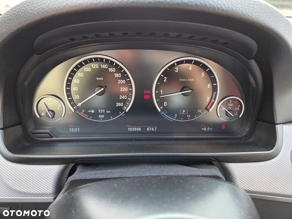 BMW Seria 5 528i xDrive - 9