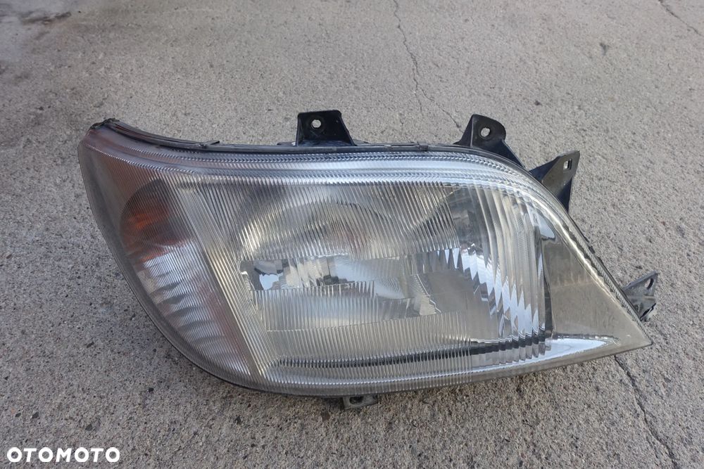 LAMPA PRAWY PRZÓD SPRINTER I 901 00-06r. - 1