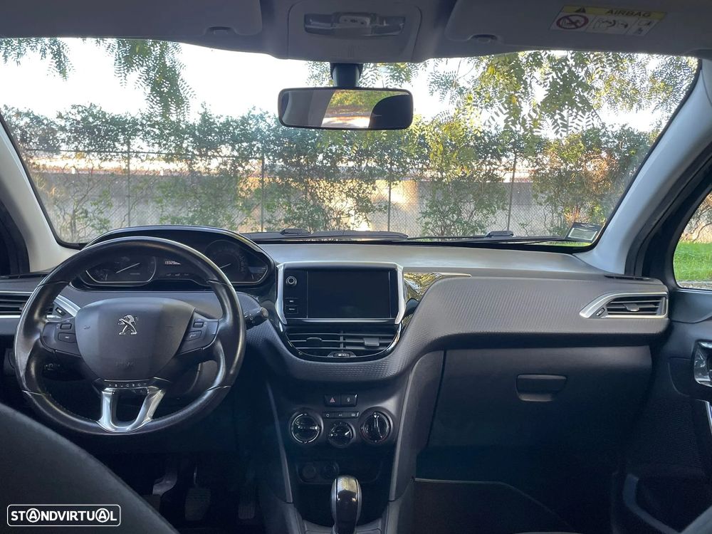 Peugeot 208 1.2 PureTech Style - 8